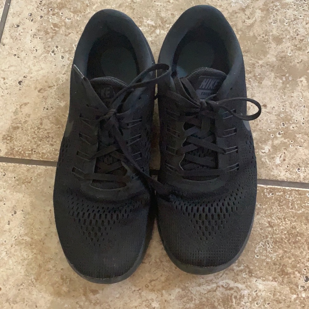 Black Nike shoes